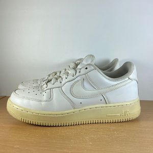 Nike Air Force 1 Low Triple White Sneakers Women’s Size 7.5